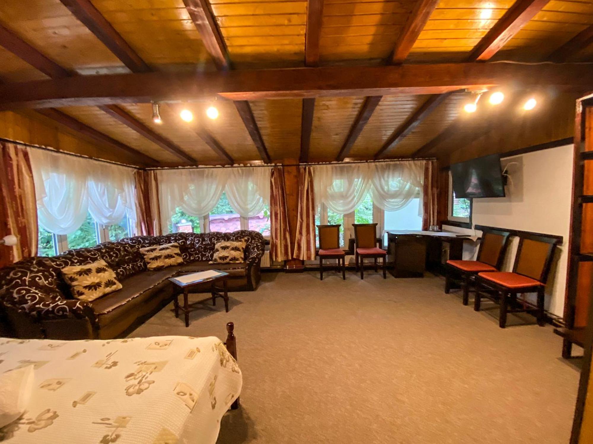 Pensiunea Crocus - Sauna & Billiard โปยานาบราซอฟ ห้อง รูปภาพ